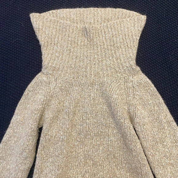 Wool blend turtleneck sweater, very warm and super comfortable. - Picture 2 of 3